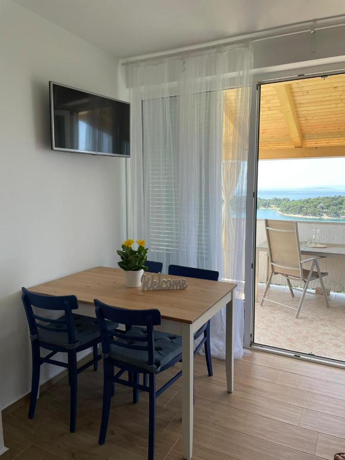 Apartmani Maris II Palit Exterior photo