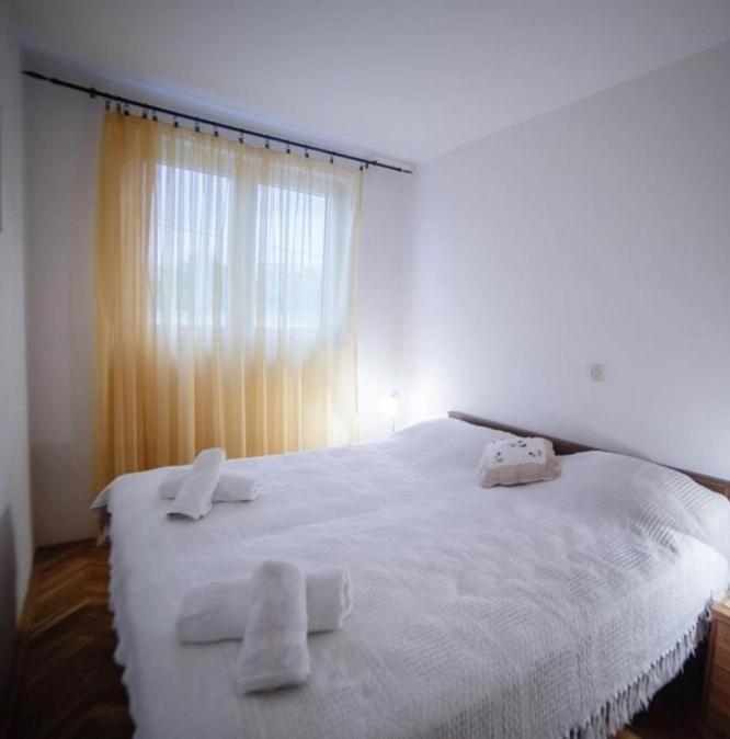 Apartmani Maris II Palit Exterior photo
